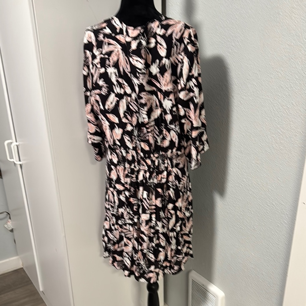 Elegant Long Sleeve Black and Pink Floral Dress - Picture 4 of 6